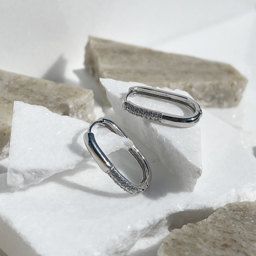 Oval hoop earrings